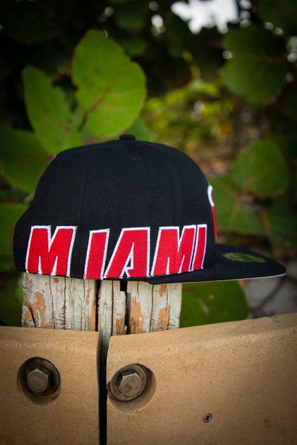 Miami Heat Side Flow 9Fifty New Era Fits Snapback Hat