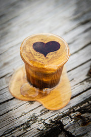 Cafecito Love Shot Mini Statue Rich Golden Espuma