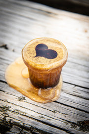 Cafecito Love Shot Mini Statue Rich Golden Espuma