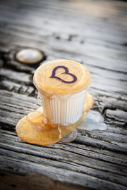 Cafecito Love Shot Mini Statue Plaster Gold Drip Espuma