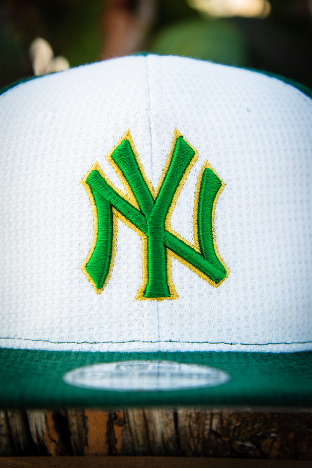 New York Yankees Texture Green White Gold 9Fifty New Era Fits Snapback Hat