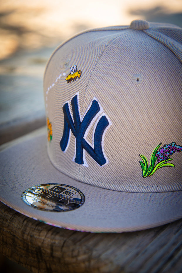 New York Yankees Bee Spring Floral 9Fifty New Era Fits Snapback