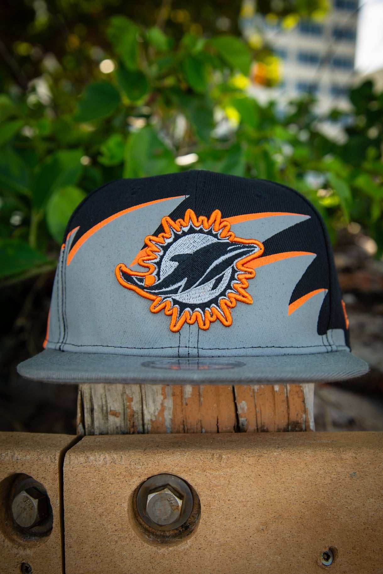 Men's New Era White/Orange Miami Dolphins Retro Sport 9FIFTY Snapback Hat