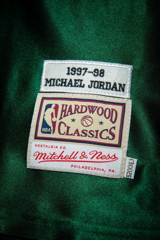 Mitchell & Ness Michael Jordan Chicago Bulls Green Throwback Hardwood Classics 97-98 Swingman Jersey